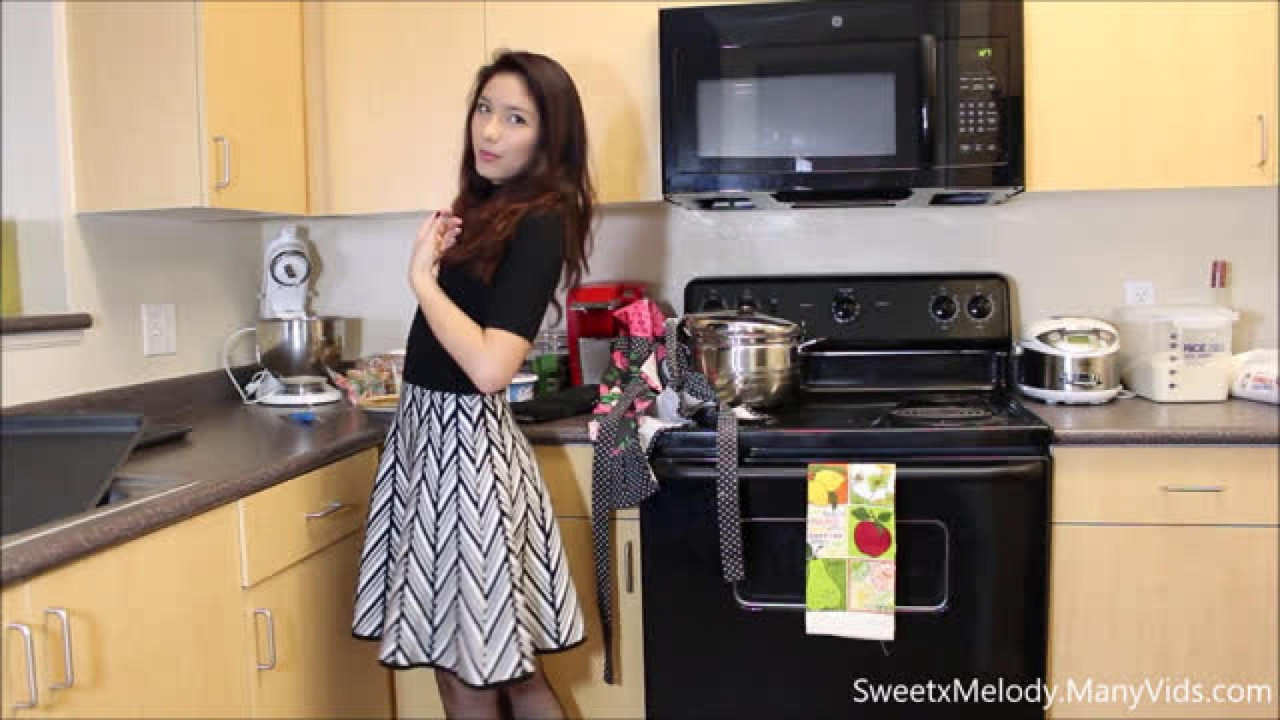 SweetxMelody - Messy And Clean Up Holiday Treat Preview